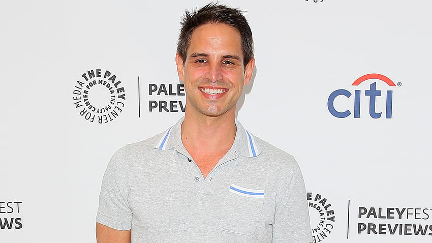 Greg Berlanti Lands Major Deal Extension With Warner Bros Tv Hd