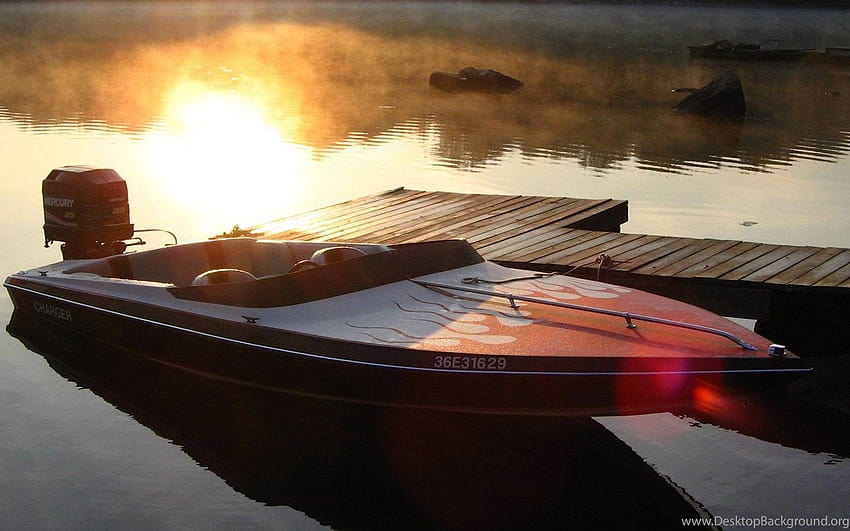 Pengisi Daya Speedboat Di Pagi Hari 1920x1080 Latar Belakang Wallpaper