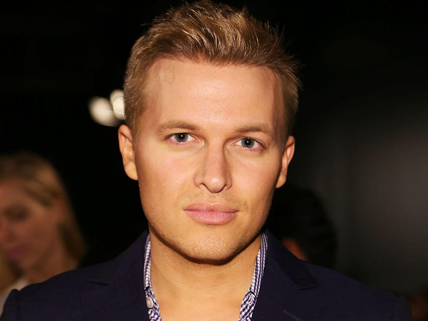 Ronan Farrow writes impassioned essay supporting his sister Dylan's HD wallpaper