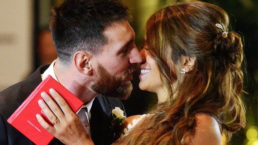 Football star Messi weds childhood sweetheart, messi and wife HD wallpaper