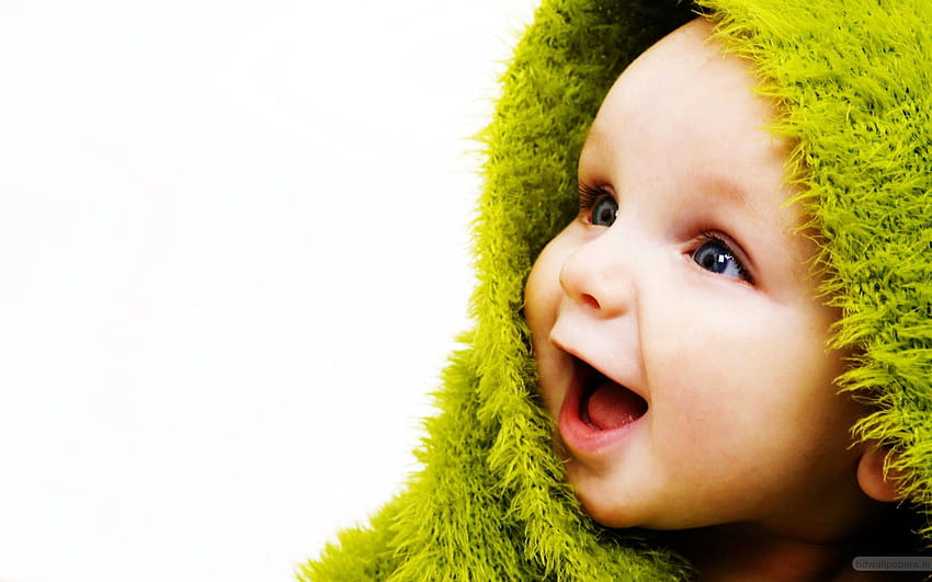 かわいい小さな赤ちゃんの新しい完全なワイドスクリーンの女の赤ちゃん 高画質の壁紙
