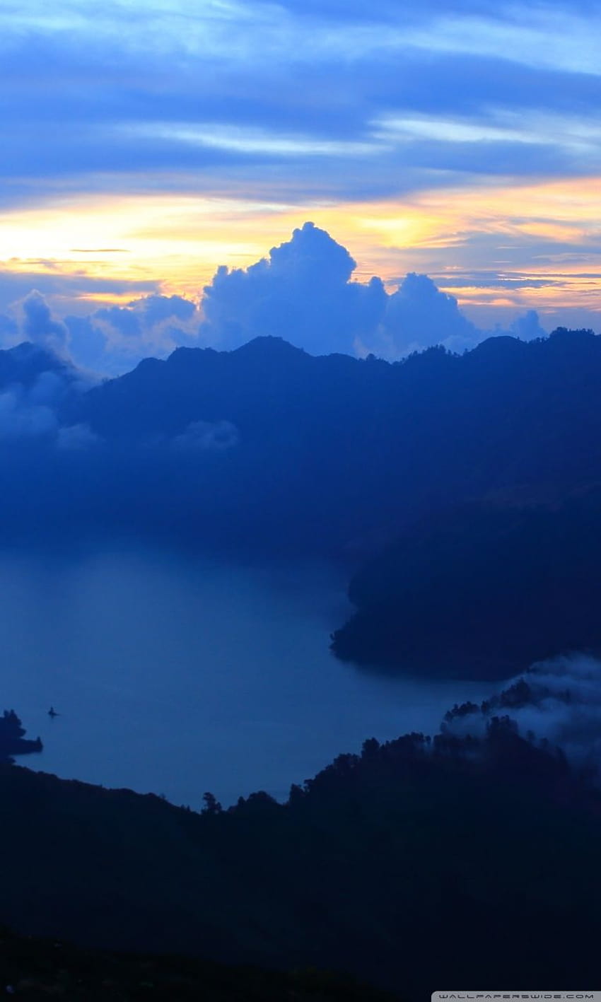 Планината Ринджани, остров Ломбок, Индонезия Ultra HD тапет за телефон
