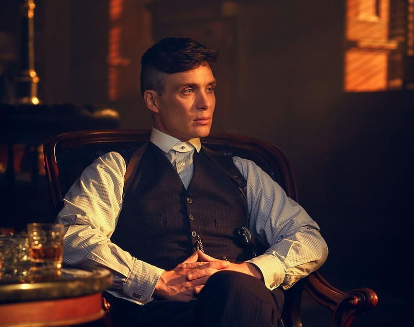 Tommy Shelby in a chair lookin stoic, thomas shelby pc HD wallpaper