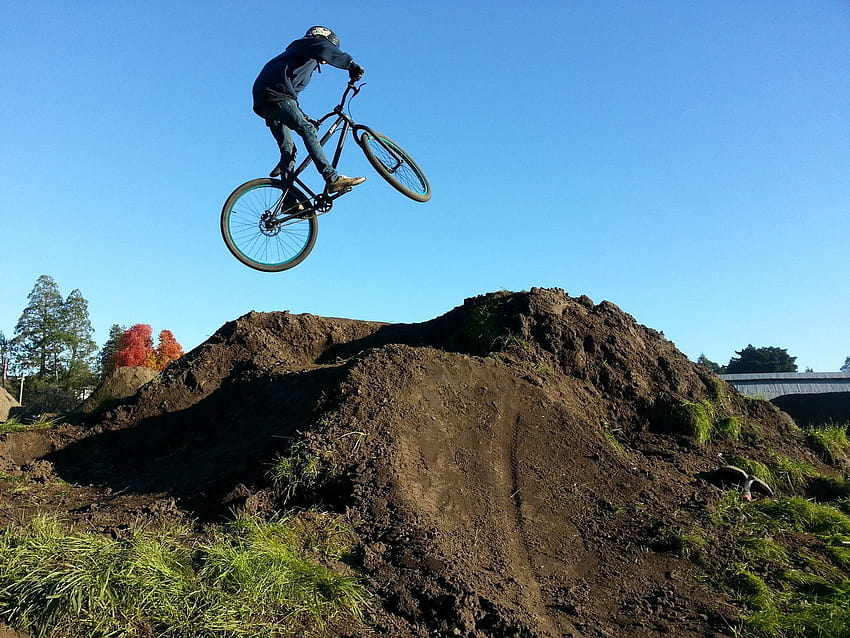 Strength in Numbers : Mountain Bike Dirt Jumping, dirt jumper HD wallpaper