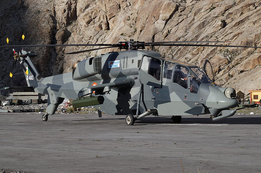 Боен хеликоптер за голяма надморска височина HAL LCH. [5456 x 3632] : r/MilitaryPorn HD тапет