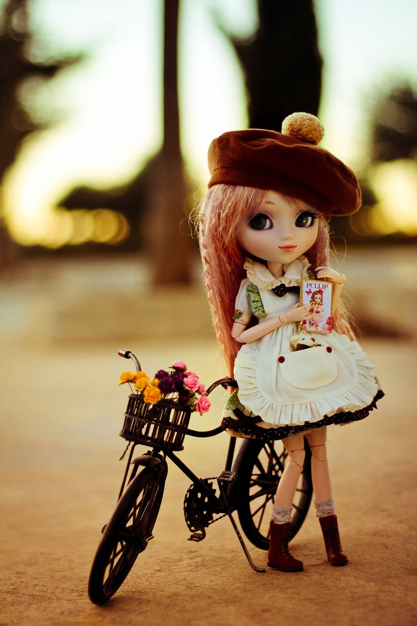 私は彼女のモデルが大好きです。 彼女のポーズは、私のプーリップと家族、賢い人形のために人形の自転車を手に入れるきっかけになりました。 HD電話の壁紙