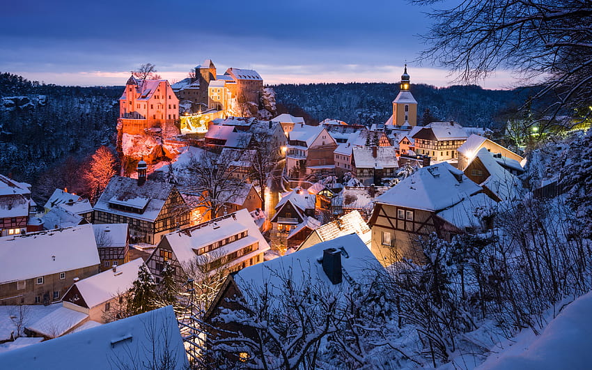 Hohnstein ฤดูหนาว ภูมิทัศน์ยามเย็น เมืองเยอรมัน ปราสาท โบสถ์ กองหิมะ เยอรมนี ยุโรป ด้วยความละเอียด 3840x2400 หมู่บ้านยุโรปคุณสูง วอลล์เปเปอร์ HD