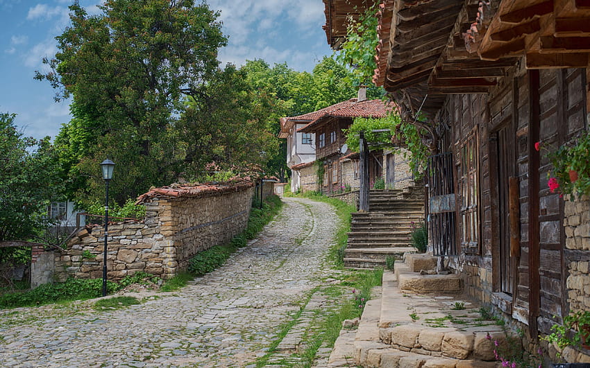 Zheravna, alte Häuser, ethnografisches Museum, Dorf mit Kopfsteinpflaster HD-Hintergrundbild