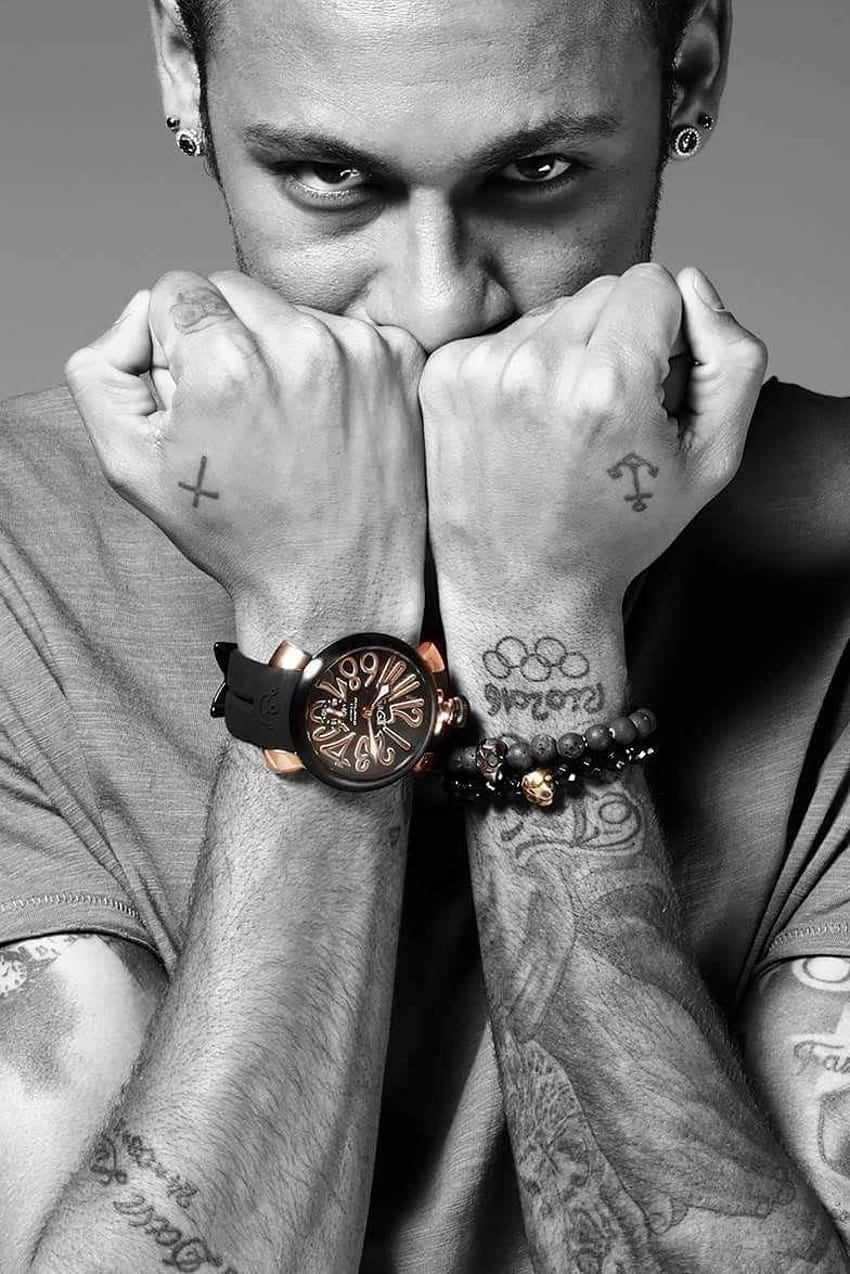 Olympic rings on Neymar's left wrist. The tattoo was