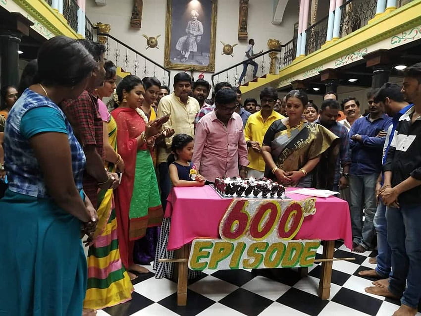 Yaaradi Nee Mohini: Team Yaaradi Nee Mohini celebrates 600 episodes milestone; see pics, yaaradi nee mohini dhanush HD wallpaper