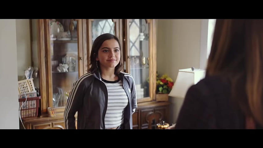 Kurtka Adidas noszona przez Isabelę Moner w filmie Instant Family, natychmiastowym filmie familijnym Tapeta HD
