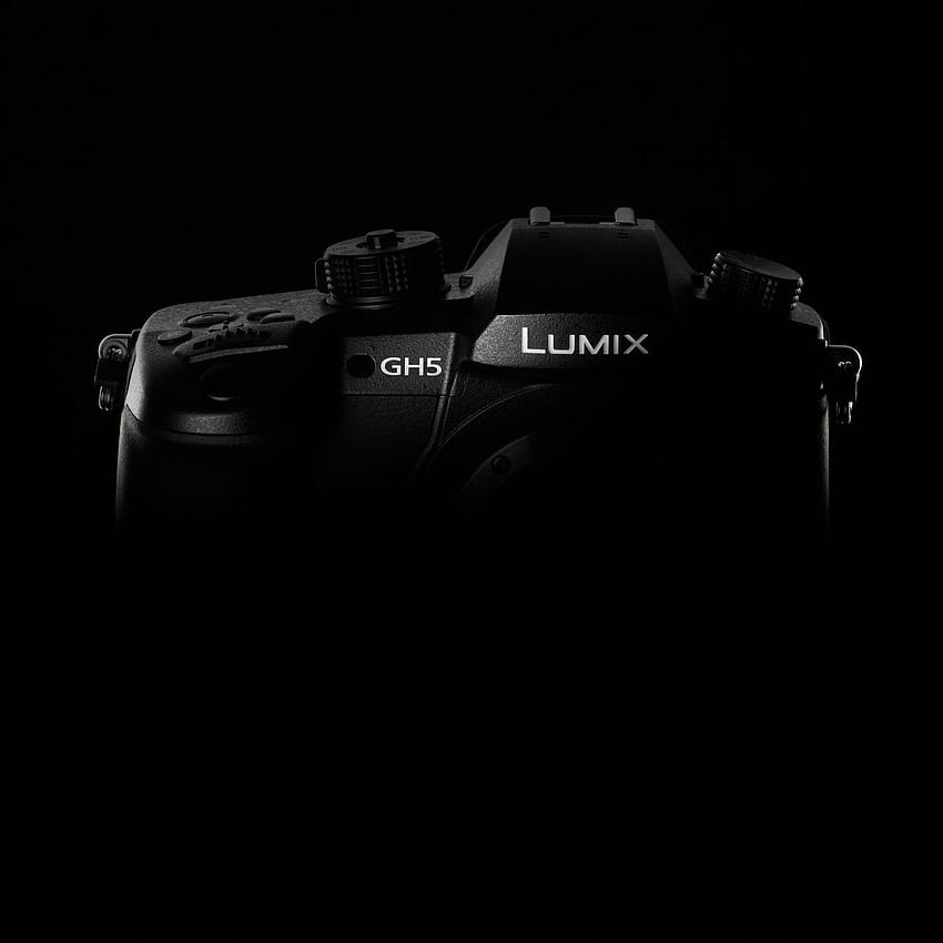Nếu bạn đang tìm kiếm một sản phẩm máy ảnh chất lượng cao với khả năng quay video 60p và chụp ảnh 6K, Panasonic LUMIX GH5 là sự lựa chọn đáng giá. Bức ảnh với độ phân giải HD sắc nét này sẽ giúp bạn thấy rõ tất cả những chi tiết tuyệt vời của sản phẩm này. Hãy trải nghiệm và thưởng thức sự tuyệt vời của Panasonic LUMIX GH5 ngay bây giờ.