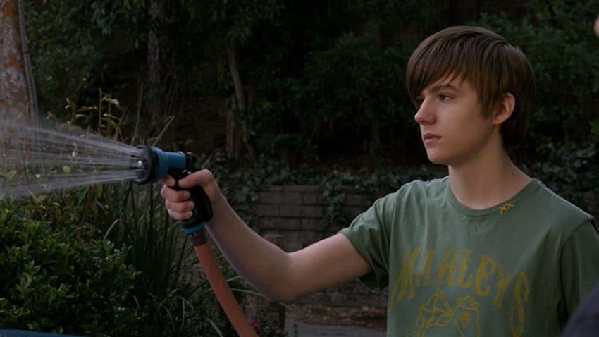 of Miles Heizer in Parenthood, episode: Whassup HD wallpaper