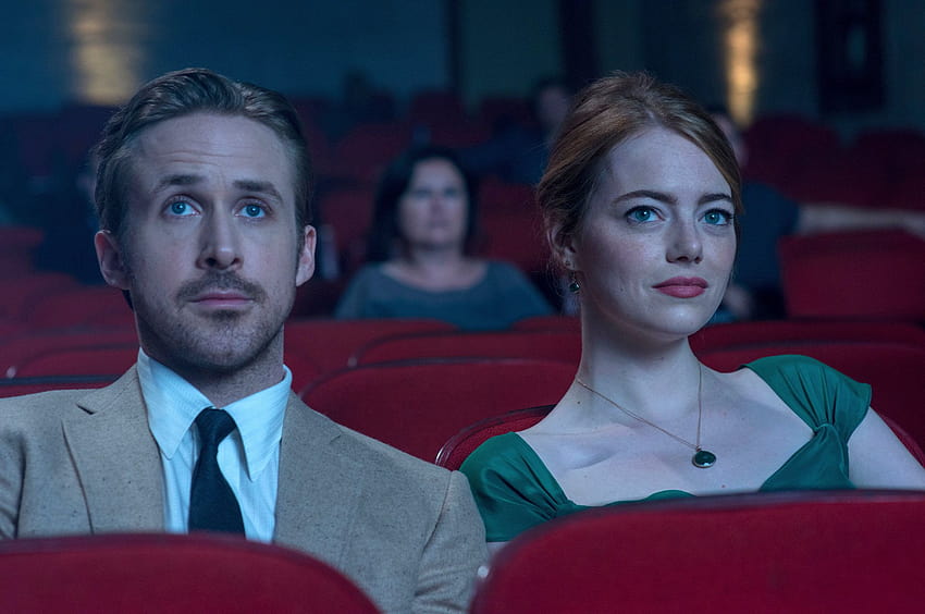 Review: Ryan Gosling and Emma Stone Aswirl in Tra La La Land, la la land movie HD wallpaper