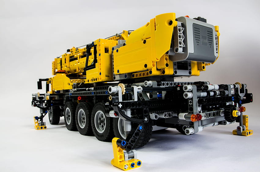 MOBILE CRANE construction truck semi tractor ariel cranes boom HD wallpaper