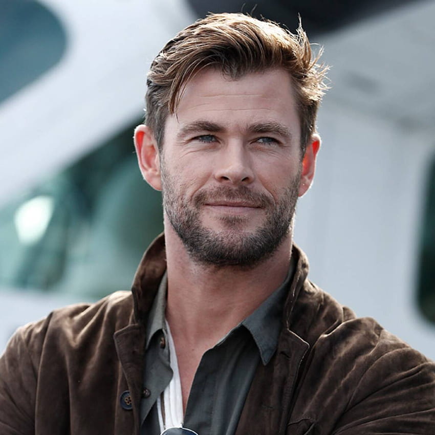 Chris Hemsworths Workout-Video ohne Hemd wird Sie zum Schwitzen bringen, Chris ist verrückt geworden HD-Handy-Hintergrundbild