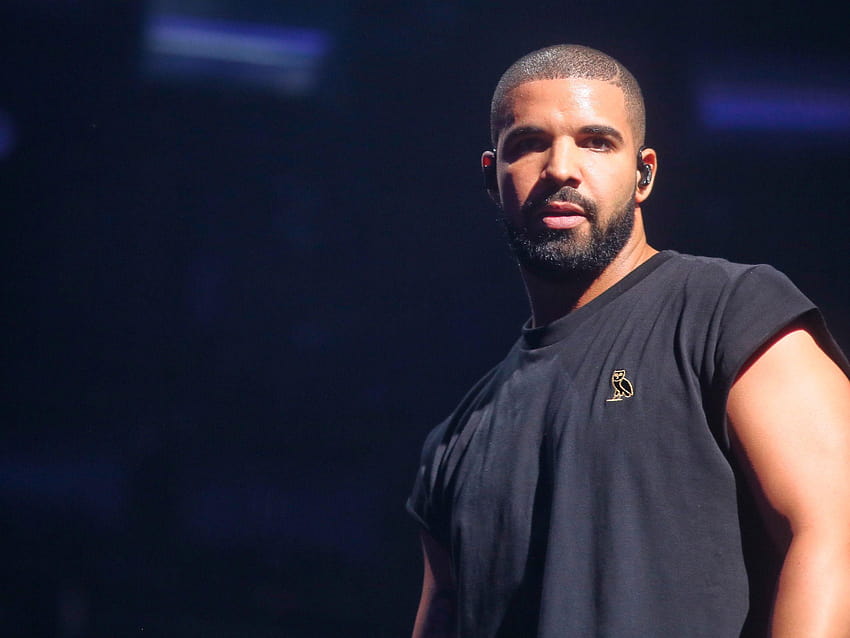 Seorang artis yang sedang naik daun mengklaim Drake 'mendongkrak' hit terbesarnya, latar belakang drake Wallpaper HD