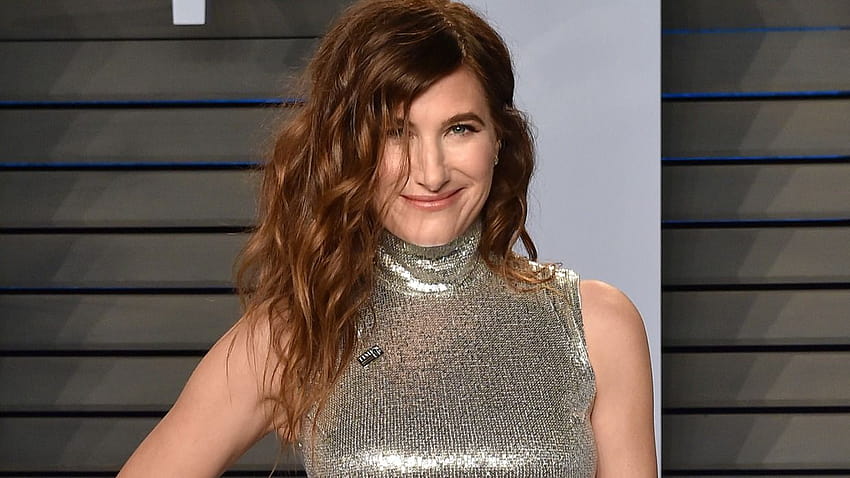 Bad Moms' and 'Transparent' star Kathryn Hahn on parenting HD wallpaper