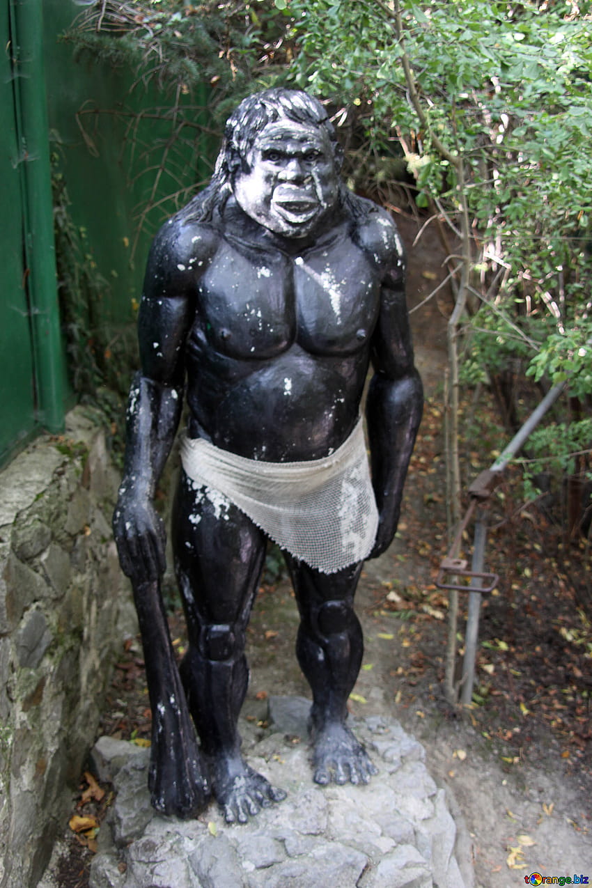 Outdoor sculpture the neanderthal man sculpture № 3057 HD phone wallpaper