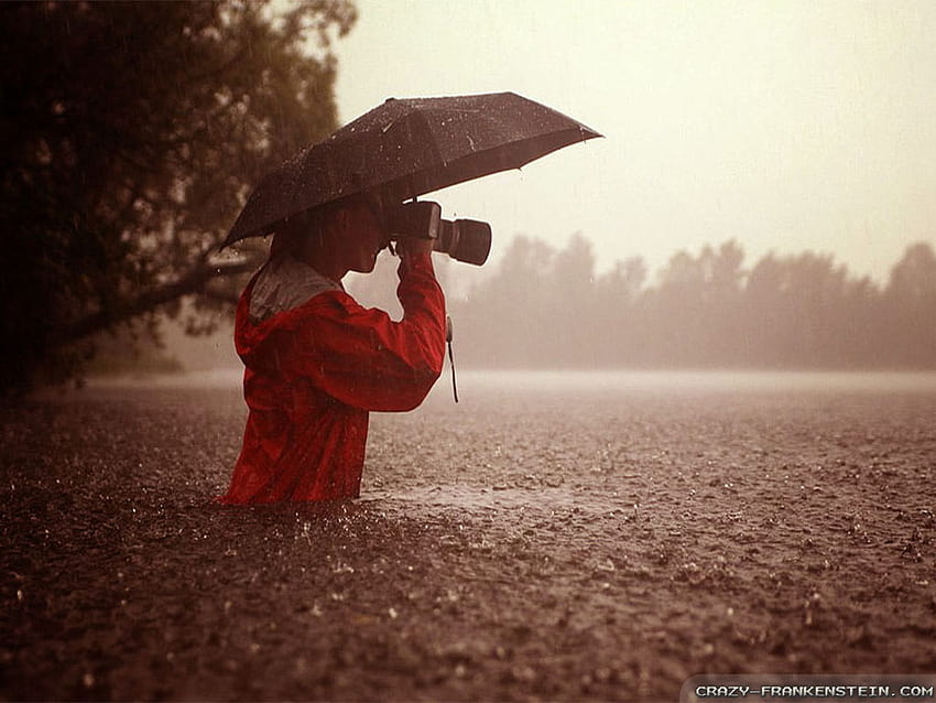 20 Love Couples Romance in the Rain Wallpapers