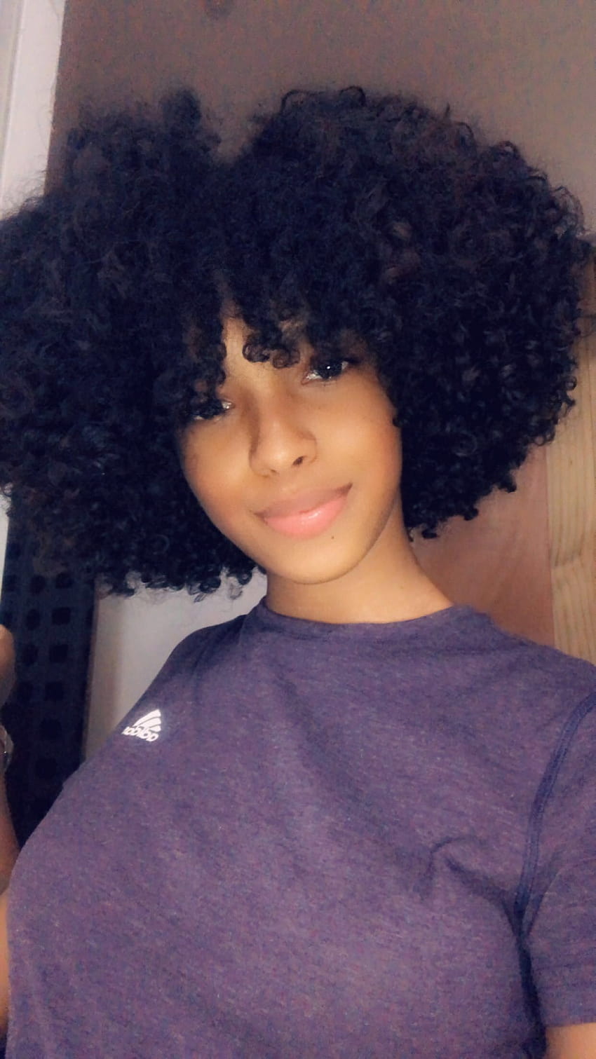 Cabello afro, cabello natural fondo de pantalla del teléfono