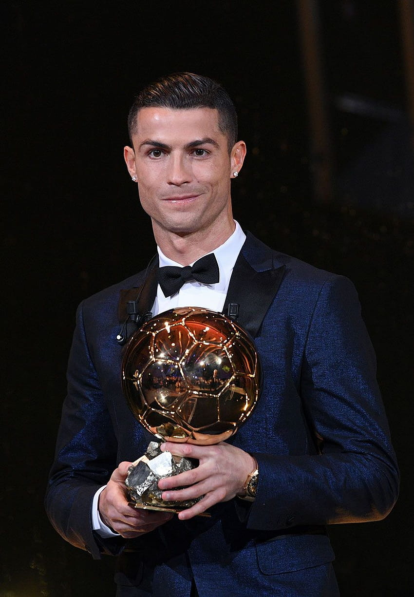 Cristiano Ronaldo Wins Ballon d' Or 2017, ronaldo ballon dor HD phone wallpaper
