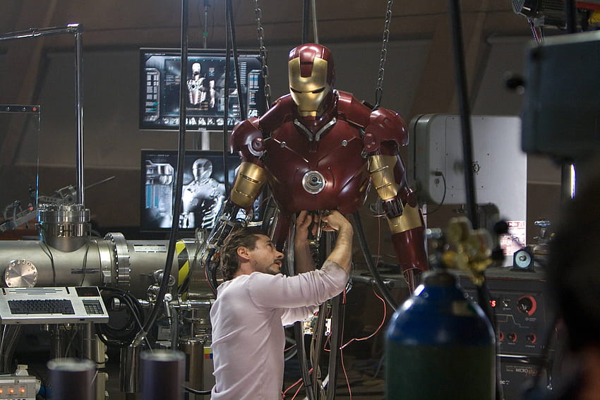Tony Stark, traje de hombre de hierro fondo de pantalla