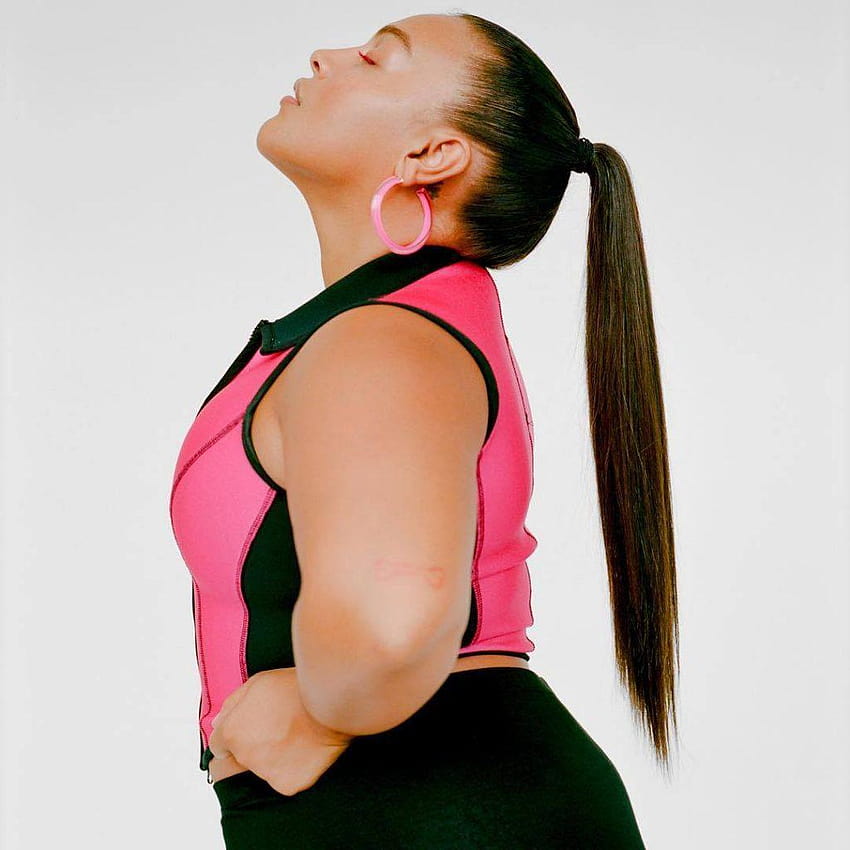 Cool News! Plus Size Model Paloma Elsesser is the Face of Alison Lou HD phone wallpaper