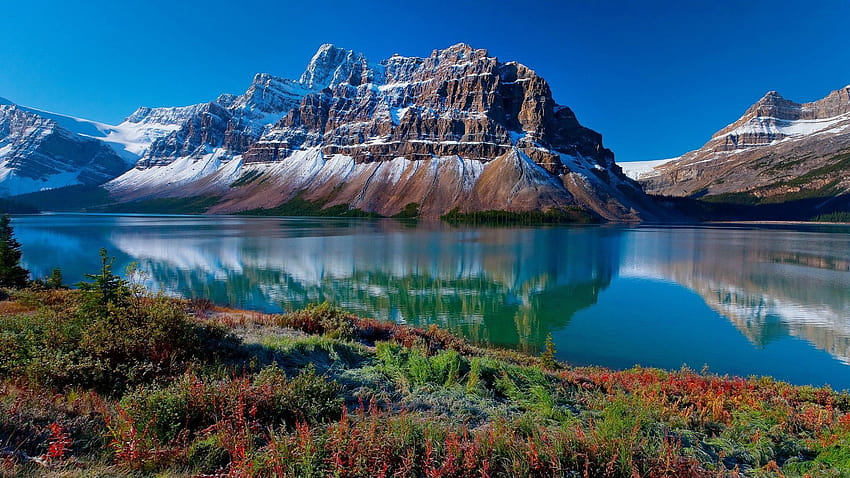Bow Lake ist ein kleiner See im Westen von Alberta, Kanada. Es liegt am Bow River, im kanadischen…, Bow Lake Alberta HD-Hintergrundbild