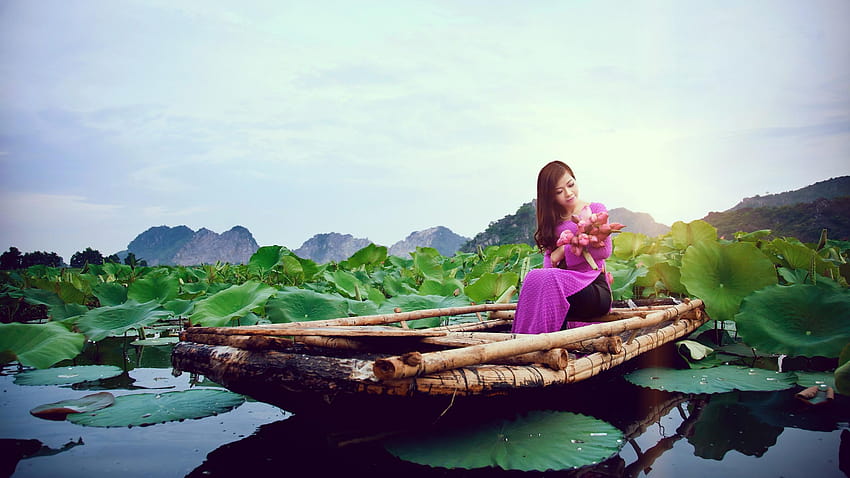 Chinese girl, purple dress, boat, lotus, lake 2560x1600, girl on boat HD wallpaper