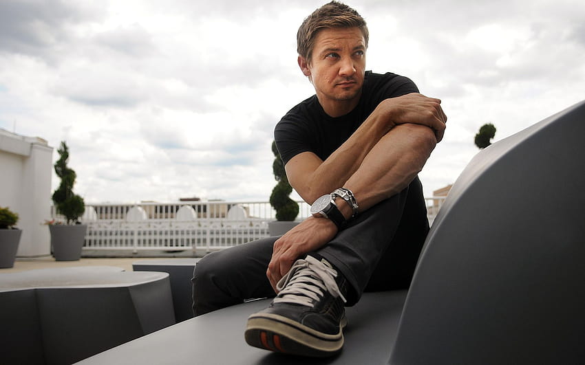 Jeremy Renner 50 Cool And Stylish And, swat jeremy renner HD wallpaper