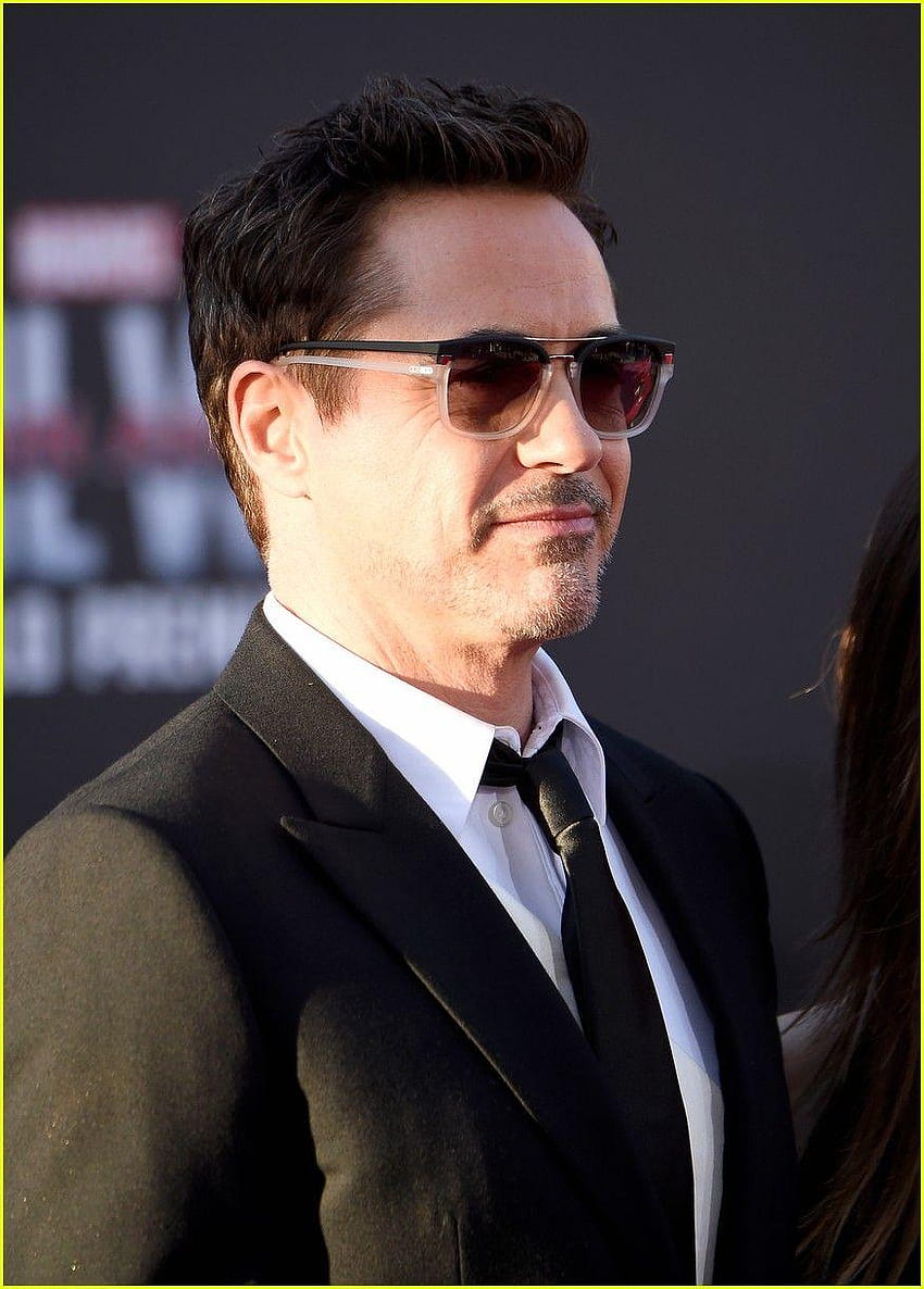 Robert Downey, Jr. & Wife Lead Team Iron Man at 'Civil War' Premiere, robert downey jr HD phone wallpaper