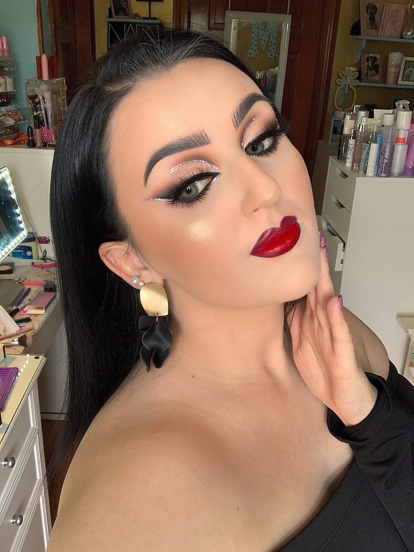 TikTok Makeup Artist Mikayla Nogueira DGAF. That's Why You Love Her HD phone wallpaper