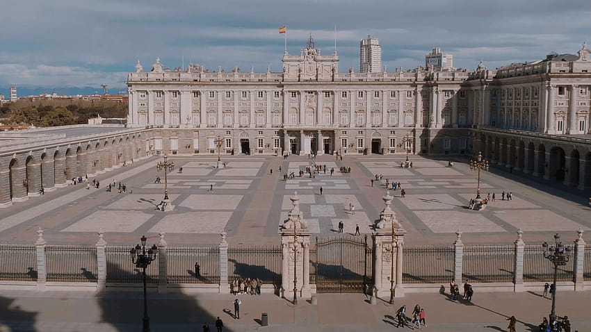 พระราชวังในกรุงมาดริดเรียกว่า Palacio Real Stock Video Footage, royal palace of madrid วอลล์เปเปอร์ HD