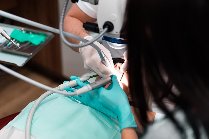 Pacjent w Zakładzie Chirurgii Stomatologicznej Dentysta, stomatologia Tapeta HD