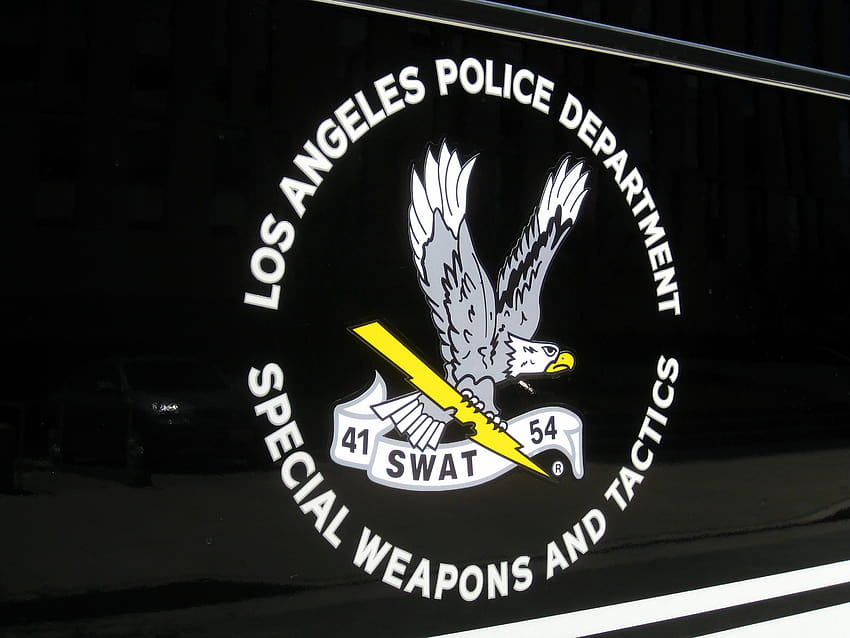 Descripción LAPD 41 SWAT 54 en un camiónjpg [3264x2448] para su móvil y tableta fondo de pantalla