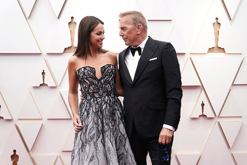 Kevin Costner and Wife Christine Baumgartner Oscars 2022: HD wallpaper
