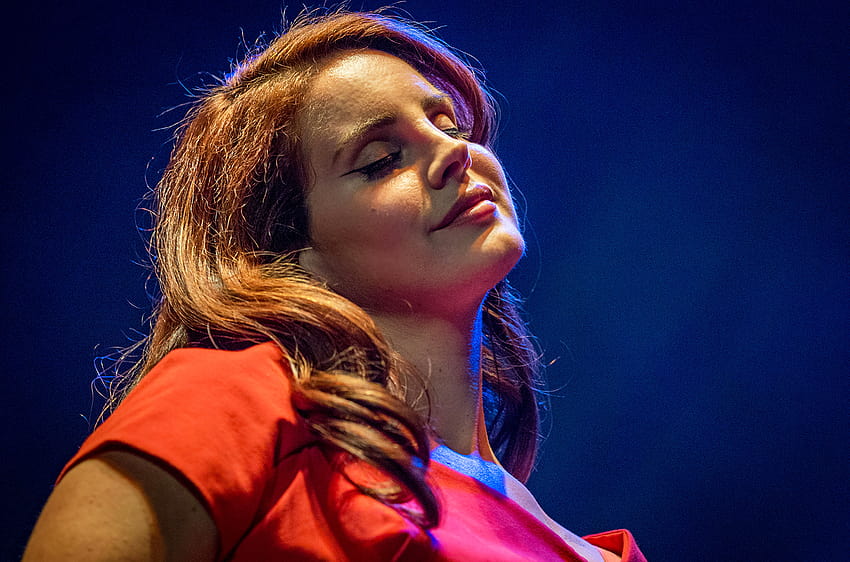 Lana Del Rey: 9 Songtexte, die beweisen, dass sie immer einen Schritt voraus war, Lana Del Rey Hoffnung ist eine gefährliche Sache für eine Frau wie mich, aber ich habe HD-Hintergrundbild