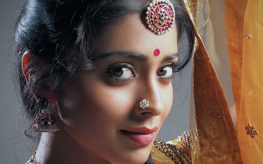women eyes actress shriya saran bollywood saree south indian – Entertainment Bollywood, bolywood women HD wallpaper