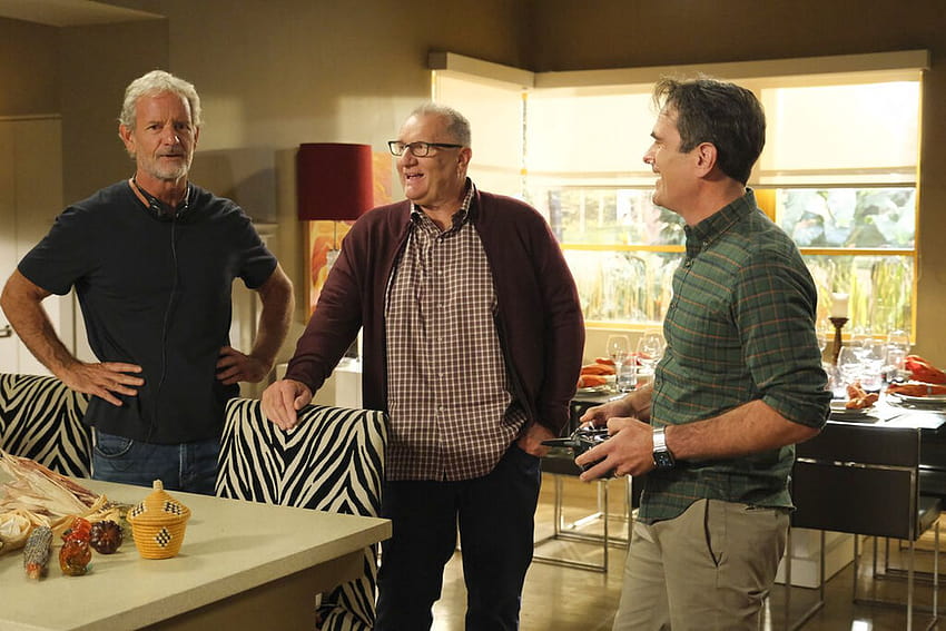 Modern Family' promises satisfying end to its 11 HD wallpaper
