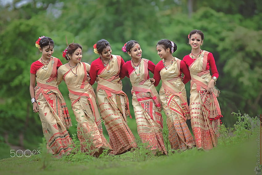 Assamese Bihu Dancing Girls autorstwa Niki baruah / 500px, taniec ludowy Tapeta HD