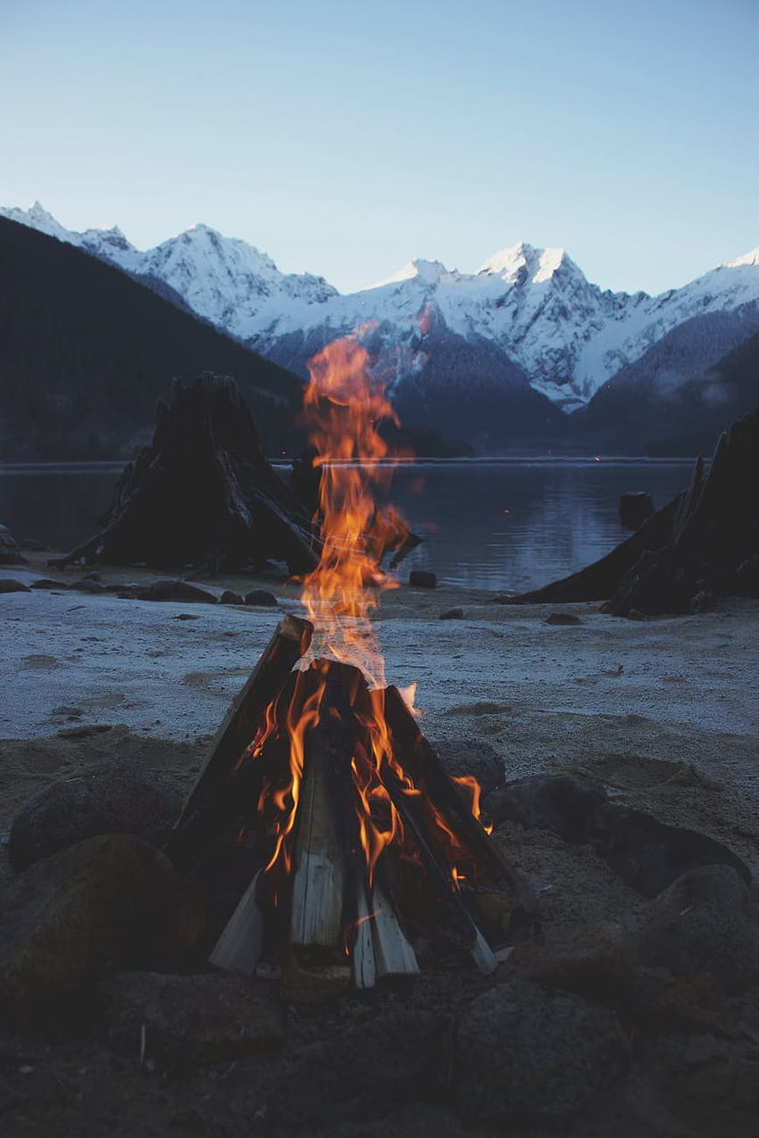 Haiku Poem: Winter Campfire – Conform to Jesus HD phone wallpaper