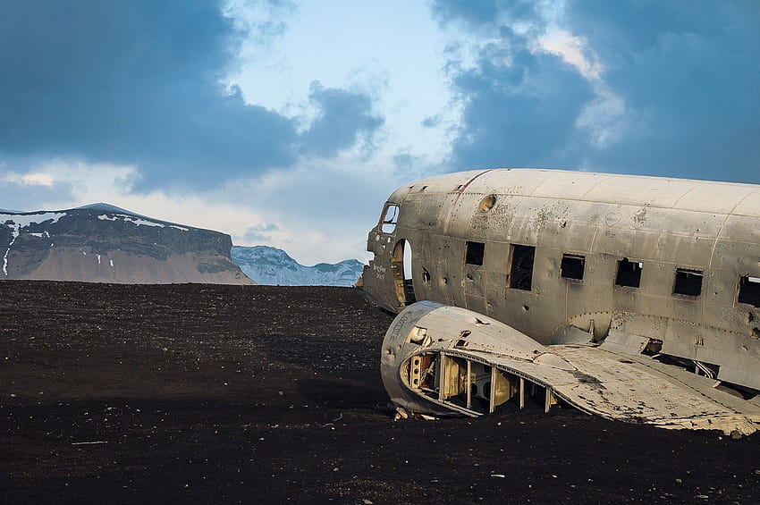 abandoned airplane wreckage by a mountain landscapedesert plane, plane crash HD wallpaper