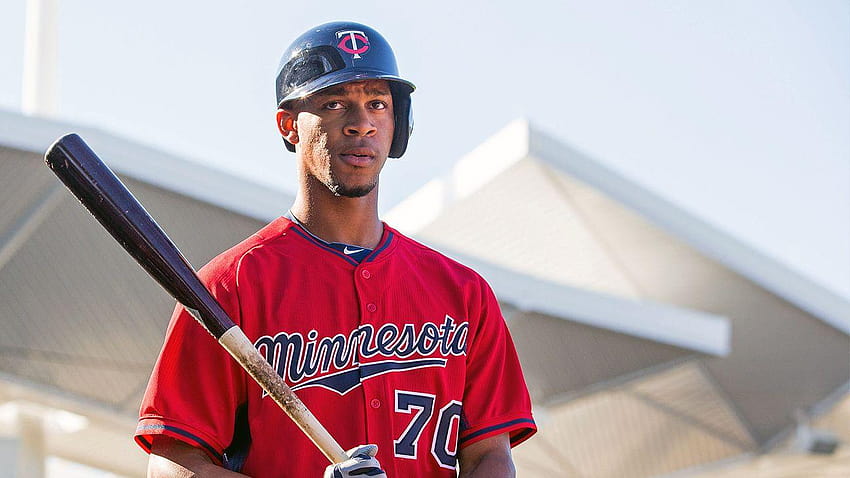 Scary moment: Byron Buxton departs after getting hit in helmet by Reds  reliever – SKOR North