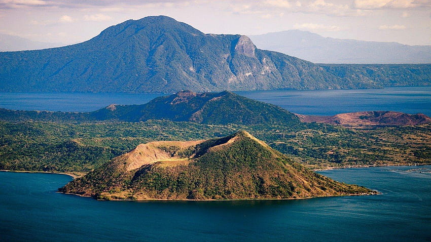 녹색 물 푸른 풍경 자연 화산 잔디 언덕 섬, 타알 화산 HD 월페이퍼