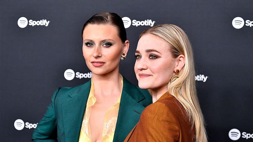 Aly and AJ Michalka to put on a livestream to raise funds for COVID HD wallpaper