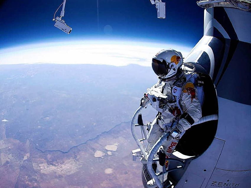 Felix Baumgartner: The best and videos from the edge of space HD wallpaper