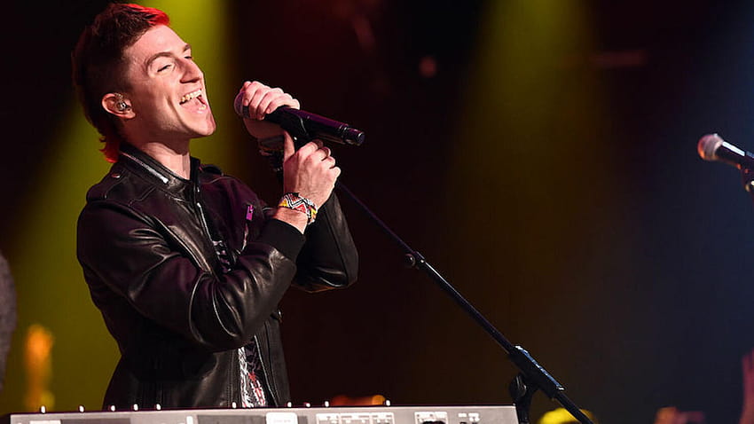 Walk The Moon Mash Up 'Shut Up And Dance' With 'Walking In Memphis': Watch HD wallpaper