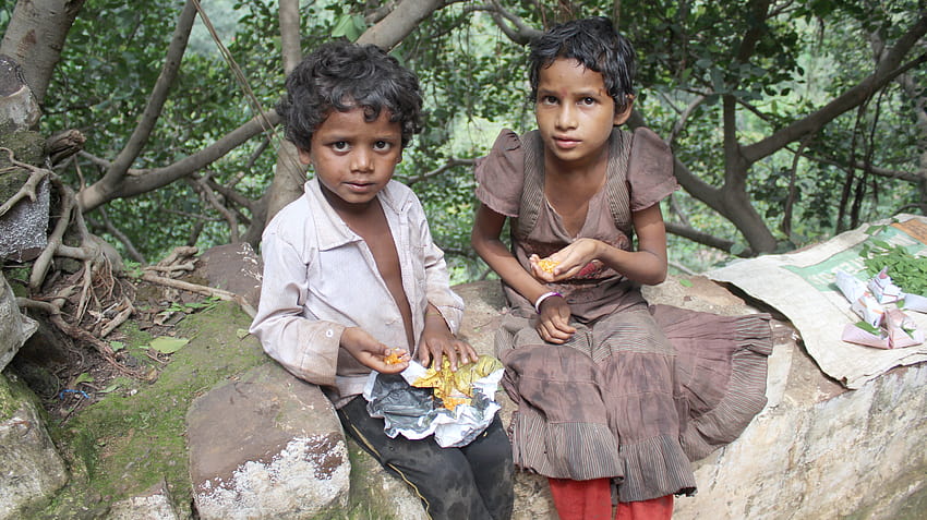 Sad poor children in slums in India, poor kids HD wallpaper