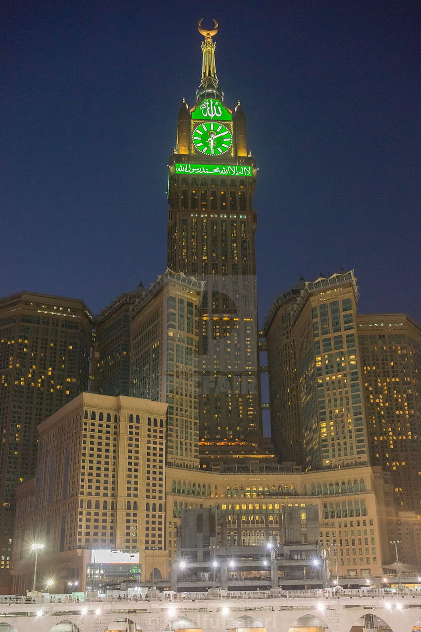 Vue matinale du minaret Mecca Royal Clock Tower Hotel, tour de l'horloge royale de la Mecque Fond d'écran de téléphone HD